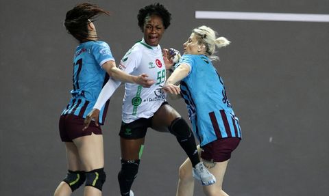 Hentbol Kadınlar Süper Lig Play-off'unda Ortahisar Belediyespor Galip Geldi