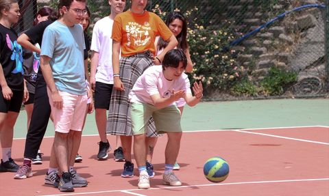 İzmir'de Gençler Geleneksel Oyunlarla Dostluk Kurdu