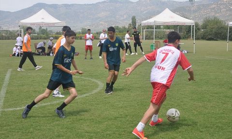 İzmir'de Özel Olimpiyatlar Türkiye Futbol Şampiyonası Coşkuyla Yapıldı