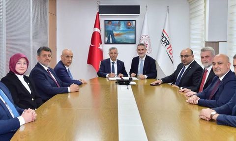 Kahramanmaraş Stadyumu İçin Yapım Sözleşmesi İmzalandı