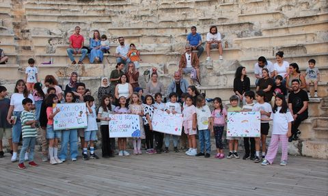 Kaş'ta Kitap Okuma Etkinliği: Antik Tiyatroda Farkındalık Yaratıldı