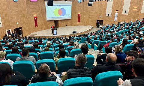 Kırşehir'de Depremle Yaşam Konferansı Gerçekleştirildi