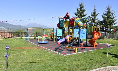 Kosovalı Çocuklara Oyun Parkı