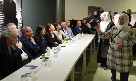 Küçükçekmece'de Hırsızlık Güvenlik Kamerasında Kaydedildi