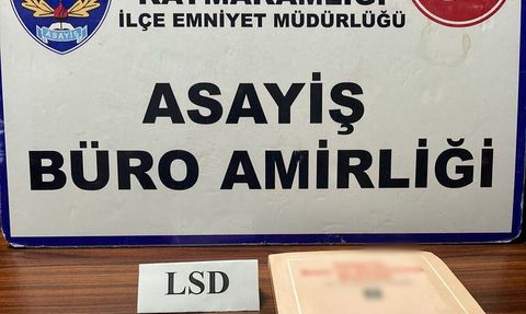 Kütahya'da Uyuşturucu Operasyonu: Kitap Sayfalarında Saklanan Madde Yakalandı