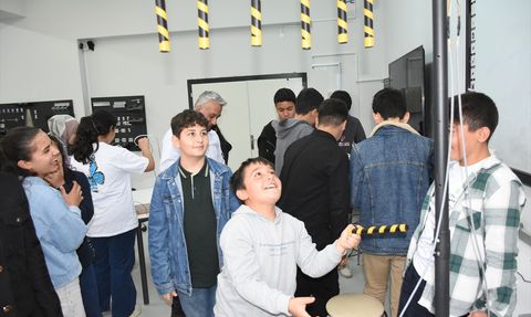 Malatya'da Çocuk Üniversitesi Bilim Şenliği Başladı