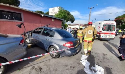 Manisa'da Trafik Kazası: 3 Yaralı