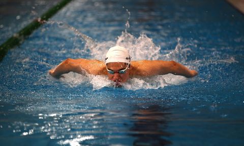 Milli Yüzücü Arel Gültekin, Sırbistan ve Kuzey Makedonya'da Madalya Peşinde