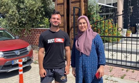 Moldova Uyruklu Turist, Bulduğu Cep Telefonunu Sahibine Teslim Etti