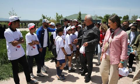 Muş'ta Doğa Yürüyüşü ve Şenlik Coşkusu