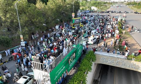 Pakistan'da Orduya Destek Gösterileri