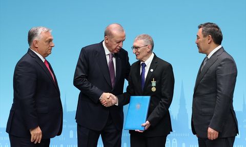 Prof. Dr. Aziz Sancar'a Ali Şir Nevai Uluslararası Ödülü