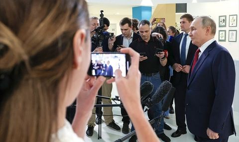 Putin ve Trump Arasındaki Yapıcı Görüşme