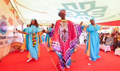 Saint-Louis Maarif Okulu'nda Mezuniyet Coşkusu