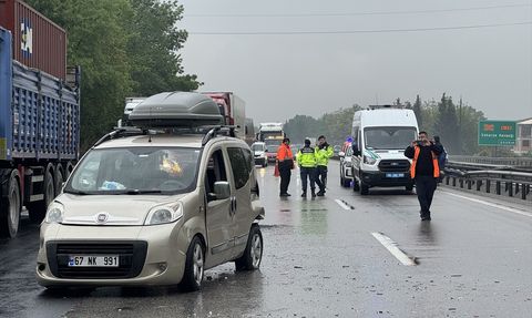 Sakarya'da Zincirleme Trafik Kazası: Ulaşım Aksadı