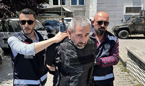 Samsun'da Kardeş Katili Adliye Kapısında