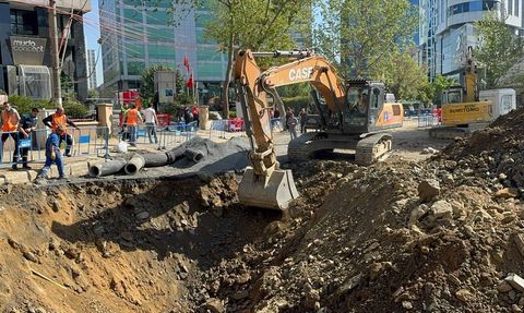 Sarıyer'deki Çökme Olayında Üçüncü Gün Çalışmaları Devam Ediyor