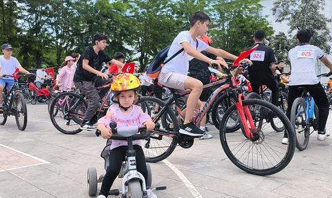 Siirt'te Pedal Çevirenler Sağlık İçin Bir Araya Geldi