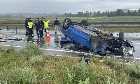 Sivas'ta Trafik Kazası: 1 Ölü, 4 Yaralı