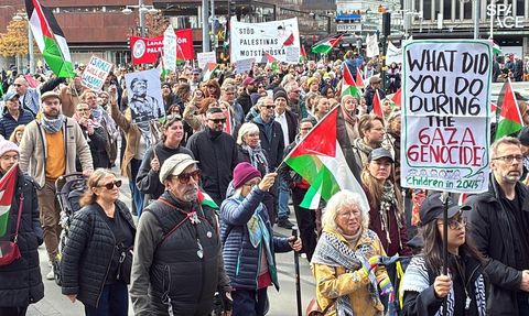 Stockholm'de İsrail'in Gazze'ye Şiddetini Protesto Etti