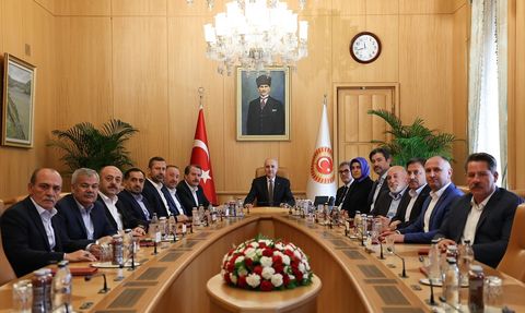 TBMM Başkanı Kurtulmuş, Memur-Sen ile Aile Korunmasına Destek Verdi