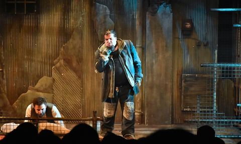 Trabzon'da Ebedi Barış Tiyatrosu Sahnelendi