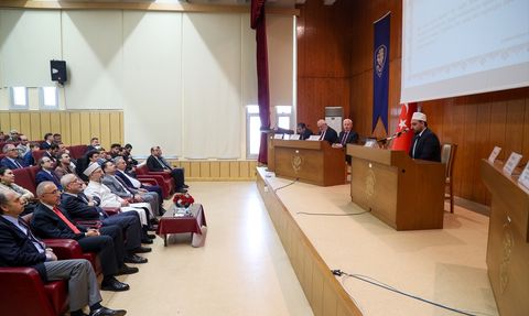 Türkiye'de 10. Uluslararası Kur'an-ı Kerim'i Güzel Okuma Yarışması Düzenlendi