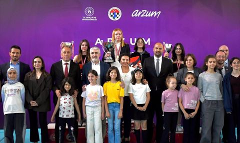 Türkiye Kadınlar Satranç Şampiyonası'nda Ekaterina Atalık Zaferi