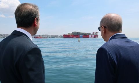 Türkiye'nin İlk Yüzer Gaz Üretim Platformu Osman Gazi Uğurlandı