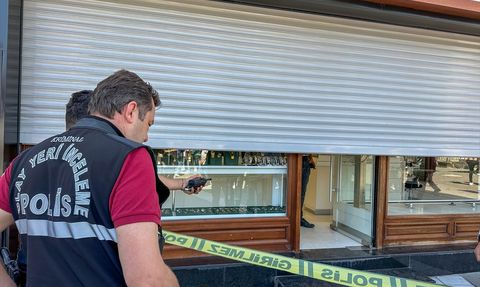 Uşak'ta Kuyumcuya Silahlı Saldırı: 1 Tutuklama