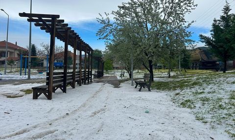 Uşak'ta Sağanak ve Dolu Etkili Oldu