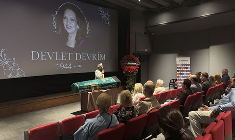 Usta Sanatçı Devlet Devrim'e Veda