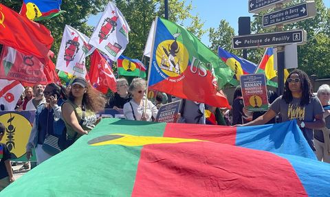 Yeni Kaledonya'nın Bağımsızlık Yanlıları İçin Paris'te Büyük Yürüyüş