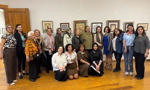 Zehra Çağlı'nın "Gönül Fırçasından" Sergisi Zeyrek Akademi'de Açıldı