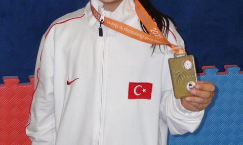 10 Yaşındaki Arin Vefa Balkan Şampiyonu Oldu
