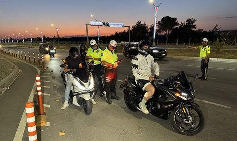 Adana'da Motosiklet Denetimi: 16 Araç Trafikten Men Edildi