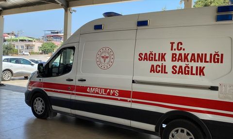 Adana'daki Orman Yangınına Müdahale Sırasında Devrilen Arazöz 2 Personeli Yaraladı