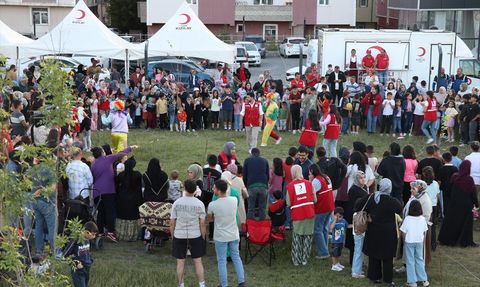Ağrı'da Çocuk Şenliği ve Açık Hava Sinema Keyfi