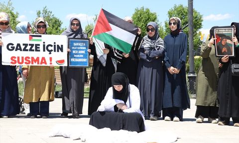 Ağrı'da Kadınların Gazze'ye Destek Eylemi