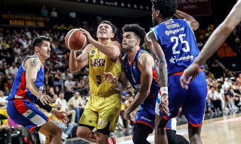 Anadolu Efes Yarı Finale Yükseldi
