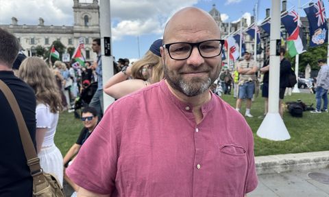 Andrew Feinstein: Ortadoğu'daki İstikrarsızlıkta İngiltere'nin Rolü