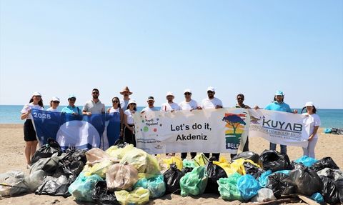 Antalya'da Deniz Kaplumbağaları İçin Kıyı Temizliği Etkinliği