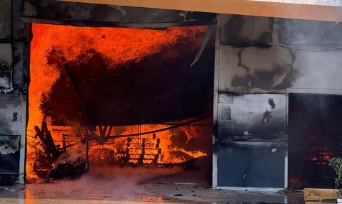 Antalya'da Fide Üretim Tesisinde Yangın Kontrol Altına Alındı