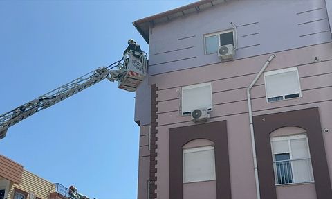 Antalya'da Yangın Panik Yaratmadan Kontrol Altına Alındı