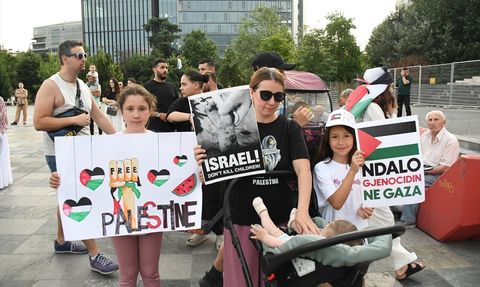 Arnavutluk'ta Filistin'e Destek Gösterisi