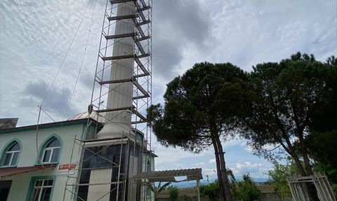 Bafra'da Cami Minaresinden Düşen İşçi Hastaneye Kaldırıldı