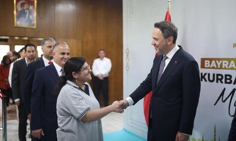 Bakan Bayraktar, Bayramda Enerji Çalışanlarıyla Bir Araya Geldi