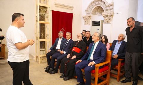 Bakan Işıkhan Mardin'de Deyrulzafaran Manastırı'nı Ziyaret Etti