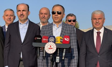 Bakan Yerlikaya, Bayramda Trafik Güvenliğine Dikkat Çekti