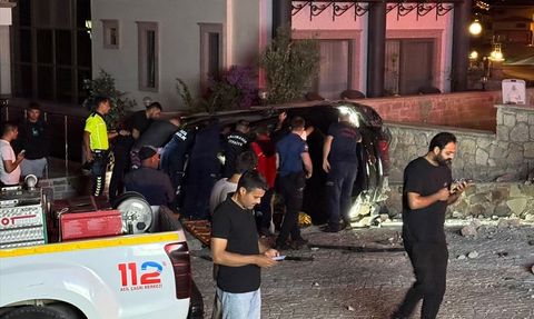 Balıkesir'de Otomobil Kazası: 1 Ölü, 1 Yaralı